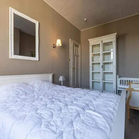 Holiday Home For 6 People With Garden *
